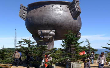大型銅鼎