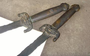銅雕古代兵器