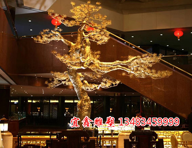 銅雕鬆樹