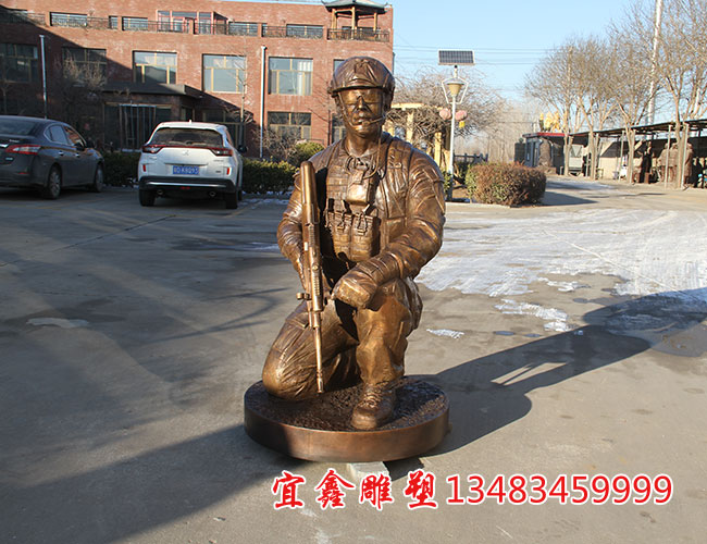 銅雕士兵