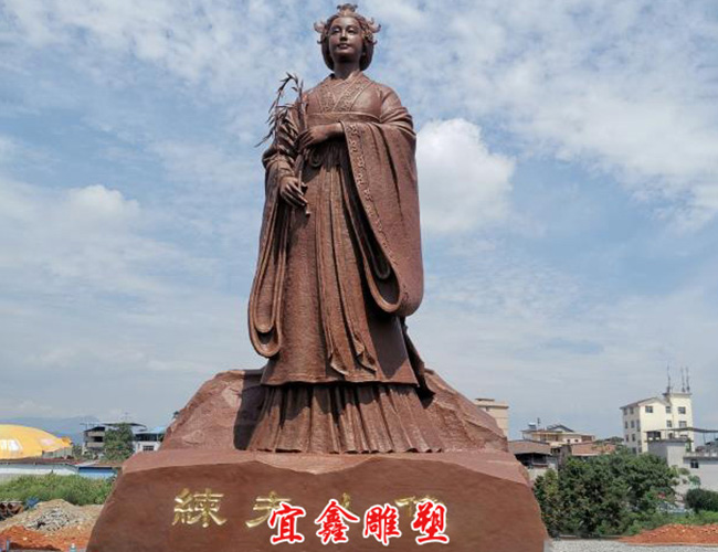 練夫人雕塑