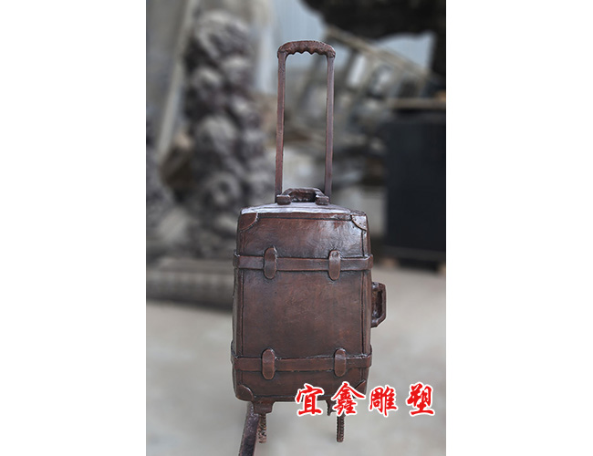 列車長行李箱銅雕塑