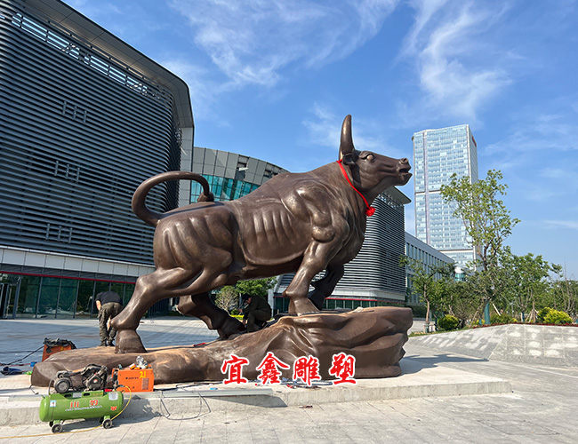 《銅牛雕塑》