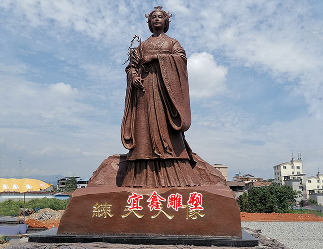大型gate电子游戏《練夫人》雕像