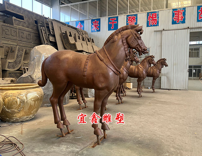銅雕馬