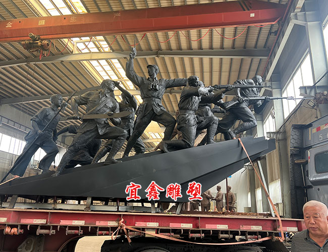膠東(dong) 壯誌英雄魂雕塑運輸